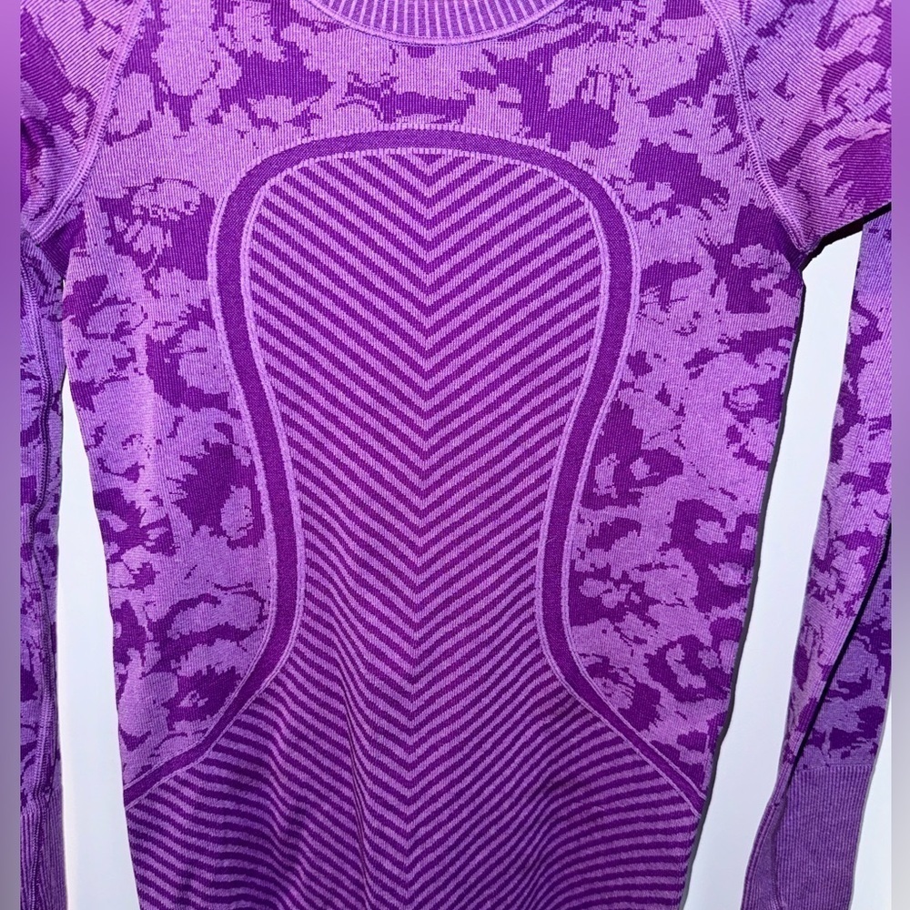 Lululemon Swiftly Tech Long Sleeve Crew
Heathered Tender Violet Size 4 - Picture 2 of 6